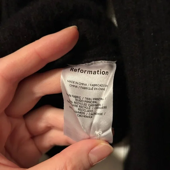 Reformation Fantino Cashmere Collared Cardigan in black - Picture 8 of 9